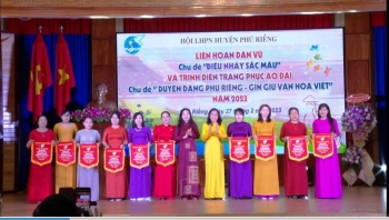 Hơn 300 cán bộ, hội viên phụ nữ Phú Riềng về dự liên hoan : Điệu nhảy sắc màu và hội diễn “Duyên dáng PR - giữ gìn văn hóa Việt” năm 2023.