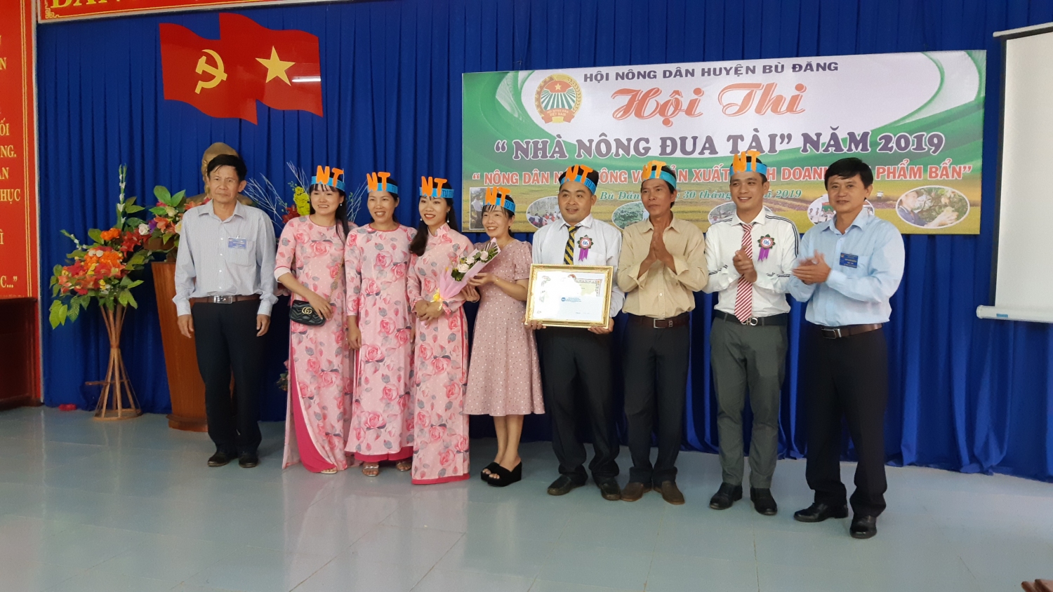 BTC trao giải nhất cho đơn vị xã Nghĩa Trung