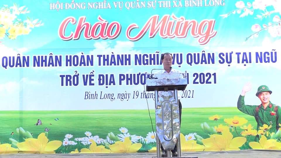 Đồng chí Nguyễn Anh Đức - P.CT UBND thị xã Bình Long phát biểu tại buổi lễ