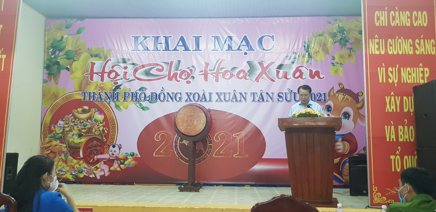 Ông Ngô Hồng Khang - PCT UBND Thành phố phát biểu tại buổi khai mạc