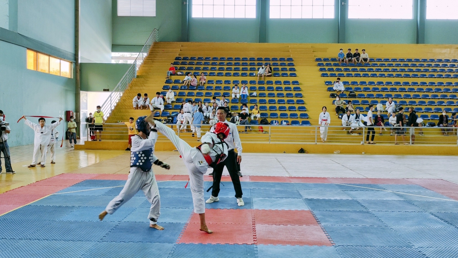 Nội dung Taekwondo thi đấu đối kháng nam – nữ ở các hạng cân